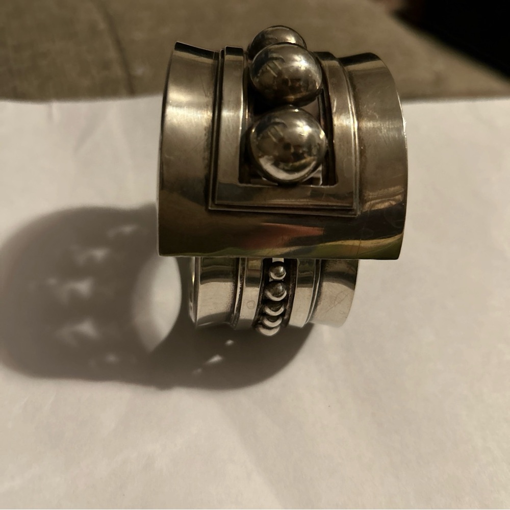 Sterling Whorl Clamper ( cuff) In the manner of Margo de Taxo - Picture 4 of 9